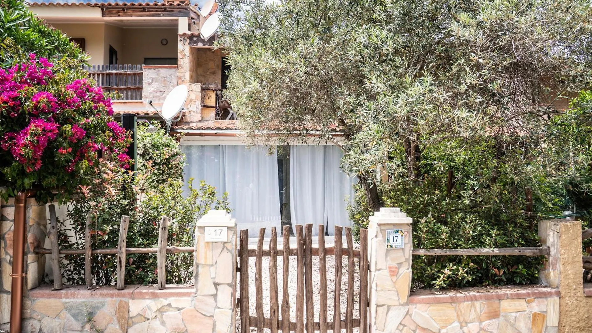 Casa Gemelli A Pochi Passi Da Spiaggia Su Giudeu Chia 0*,  Italie